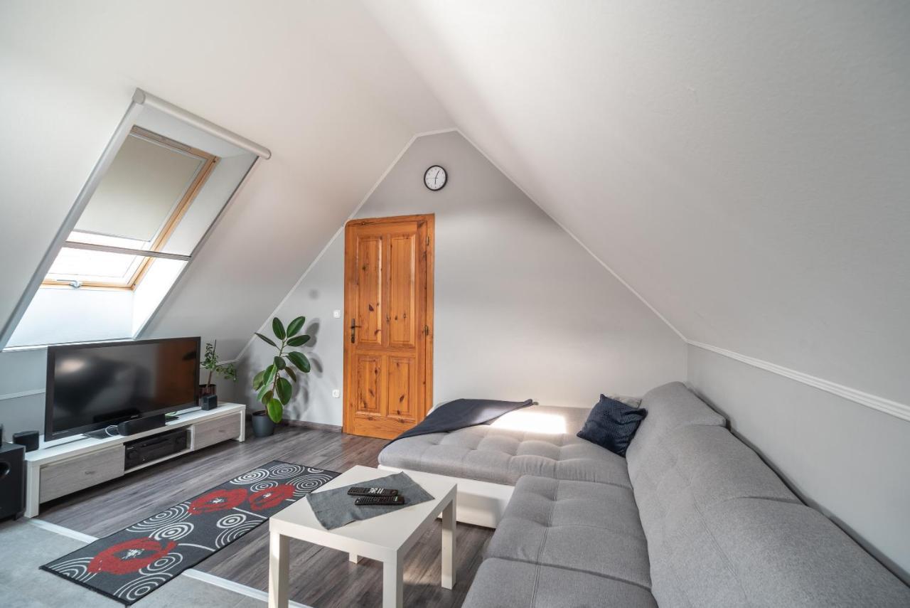 Buzavirag Apartman Кестхей Екстер'єр фото