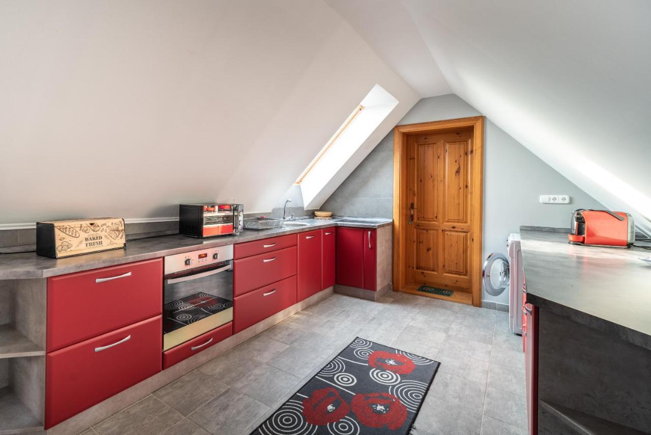 Buzavirag Apartman Кестхей Екстер'єр фото